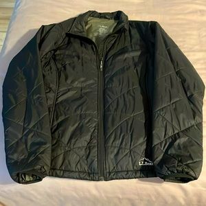 Woman’s LL Bean PrimaLoft Pack away Jacket